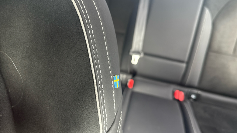 Volvo XC40 2.0 B3P Plus Dark 5dr Auto Petrol Estate